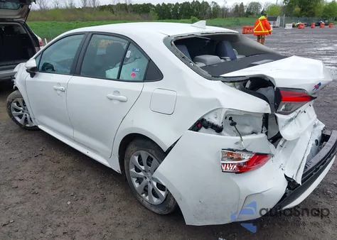 2021 Toyota Corolla Le z USA, uszkodzony, nr VIN 5YFEPMAE5MP216327